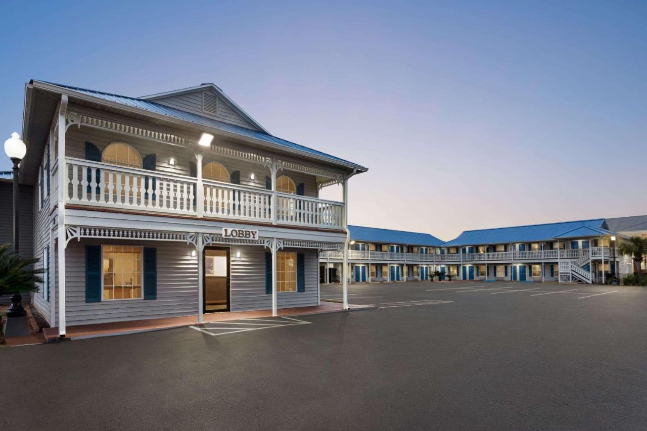 Motel Super 8 By Wyndham Foley Exteriér fotografie