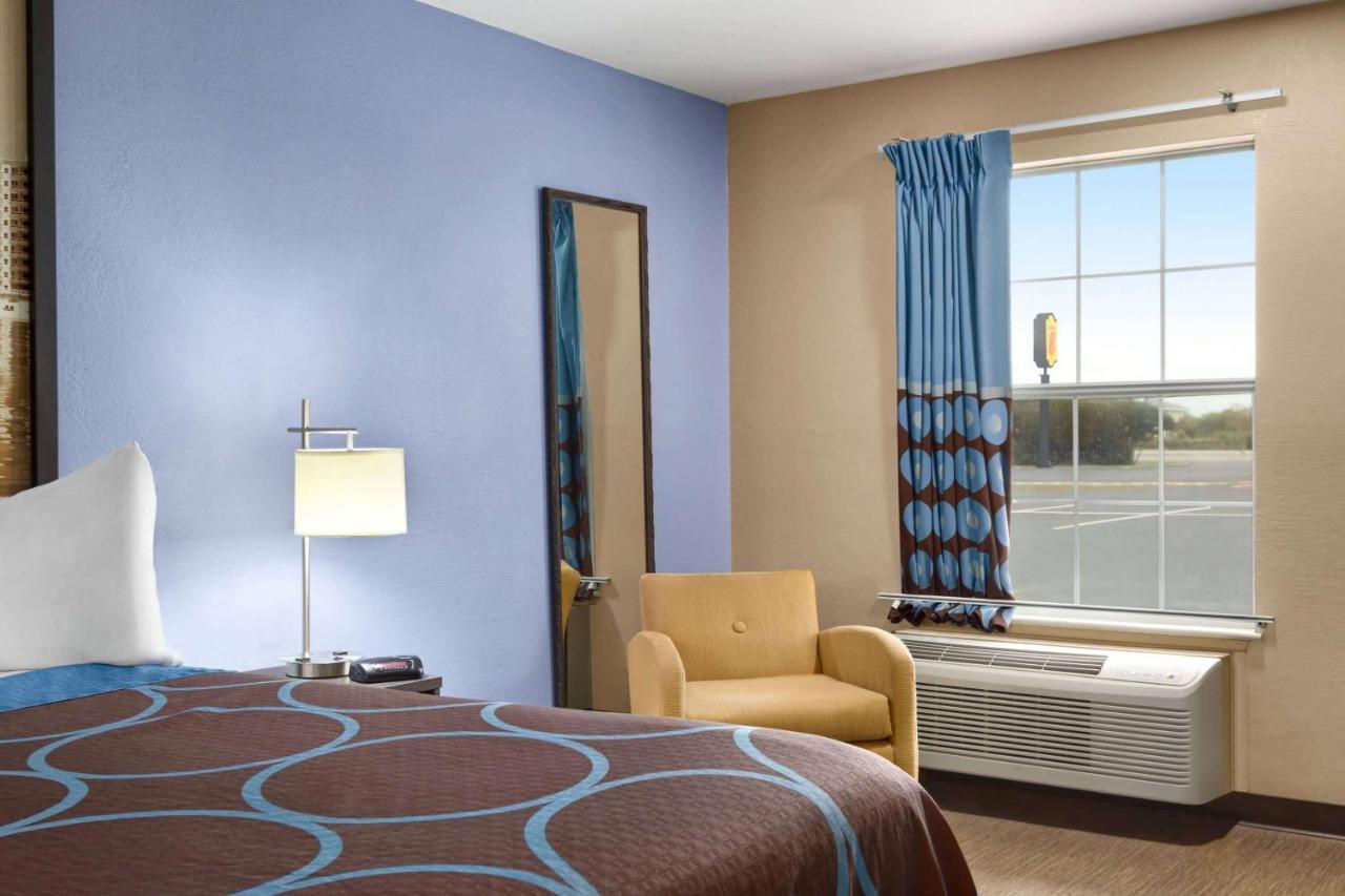 Motel Super 8 By Wyndham Foley Exteriér fotografie