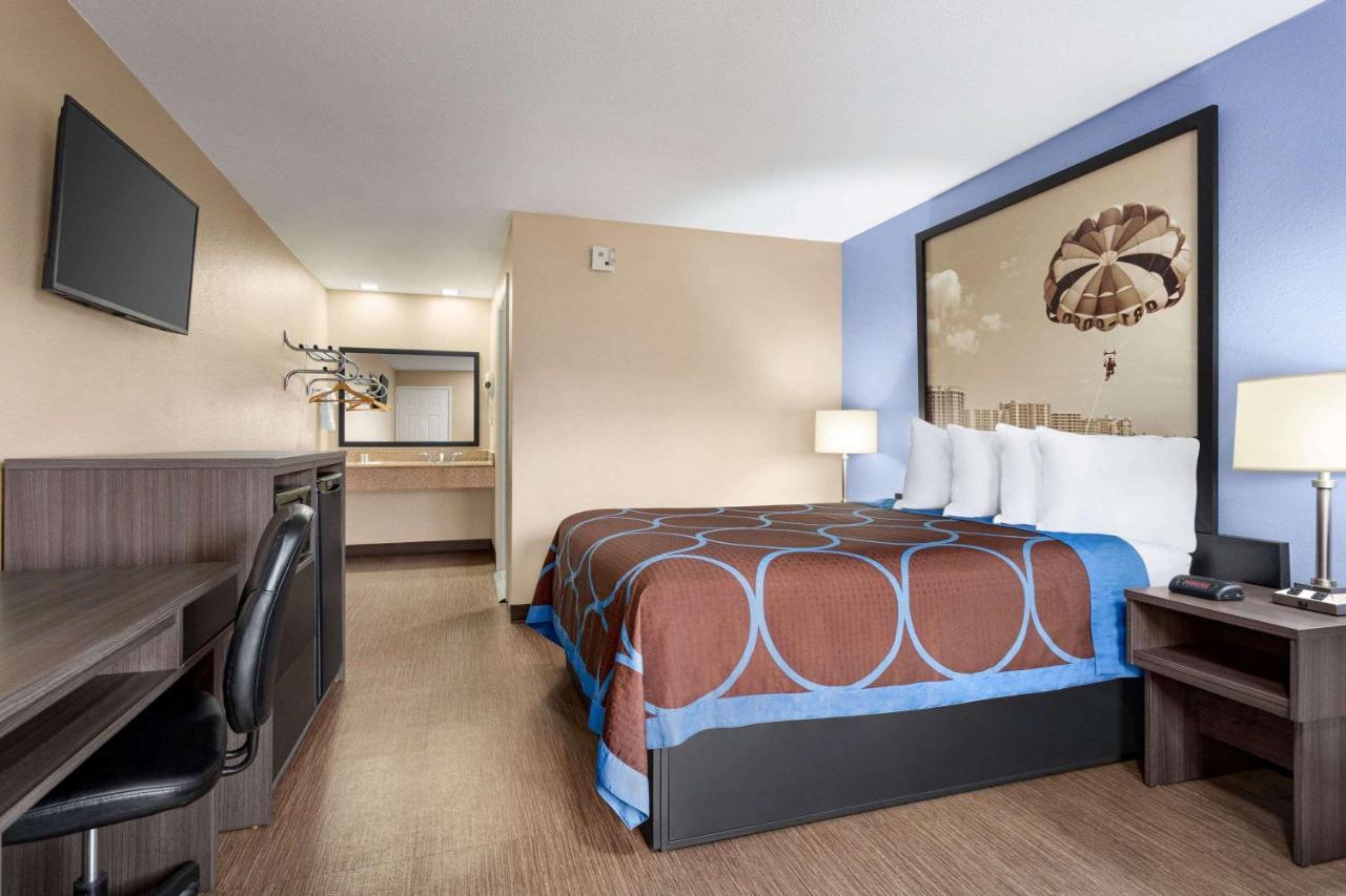 Motel Super 8 By Wyndham Foley Exteriér fotografie