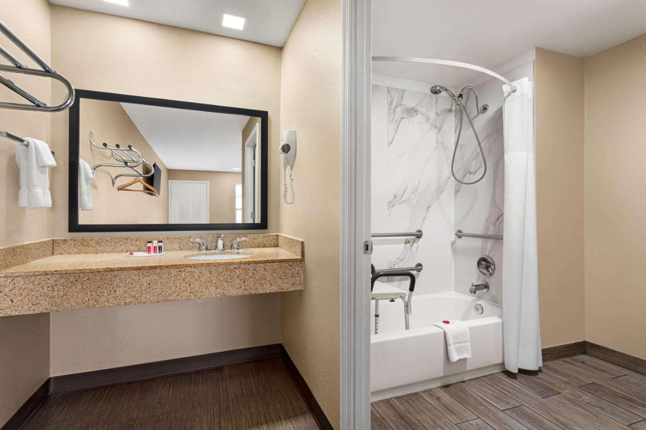 Motel Super 8 By Wyndham Foley Exteriér fotografie