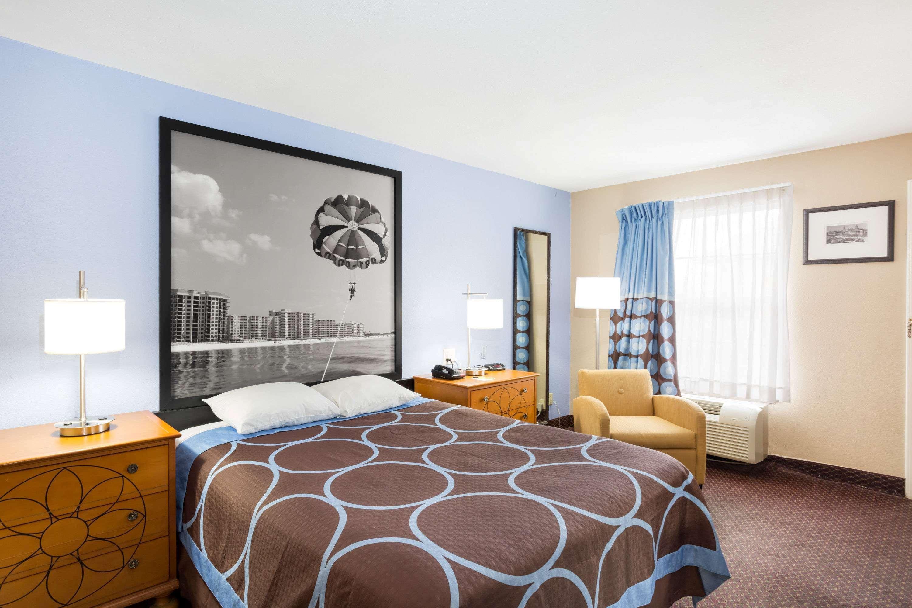 Motel Super 8 By Wyndham Foley Exteriér fotografie